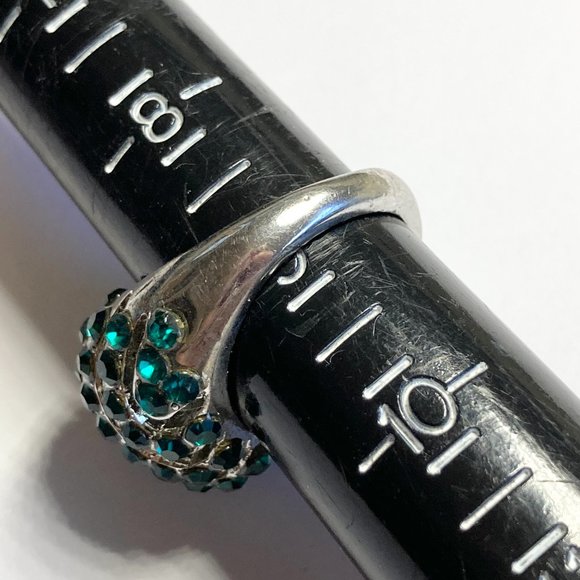 Vintage Emerald Green Crystal Boho Dome Cocktail Ring Size 9 Silver Tone Plated - Picture 11 of 11